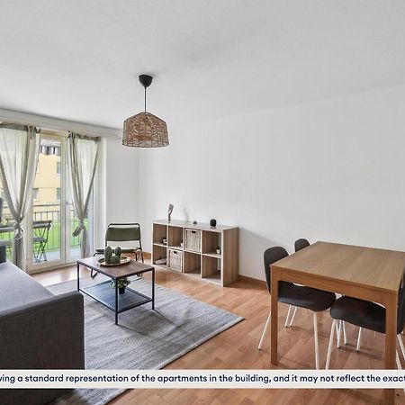 Urban Living Redefined: Apartment In Oerlikon 취리히 외부 사진